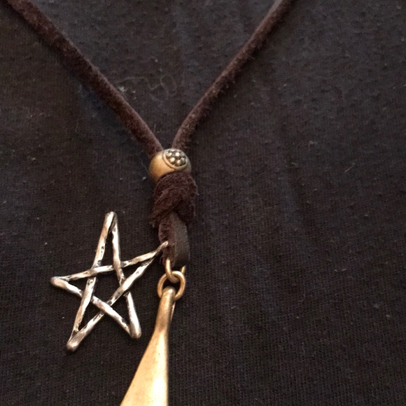 Lucky Brand dbl star on suede 22” tie where u want - Picture 3 of 4